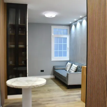 Nómada Orzán Bajo *